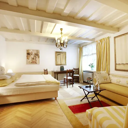 Schlossberghotel Szálloda