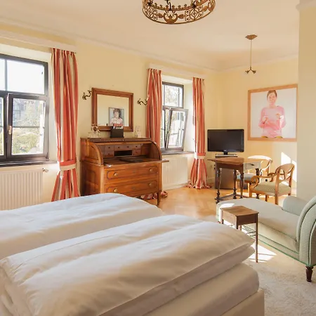 Schlossberghotel 5* 格拉茨