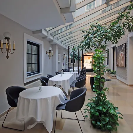 Schlossberghotel Otel 5*