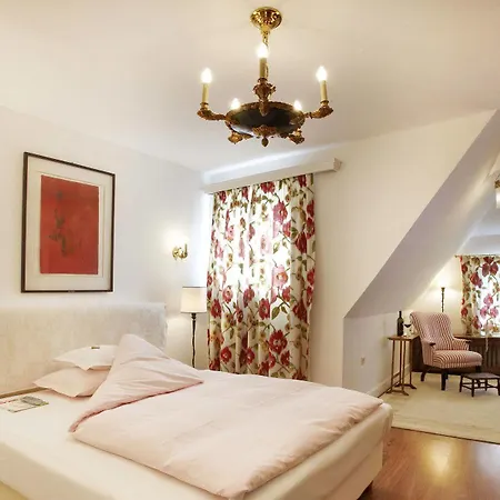 Schlossberghotel Otel 5*